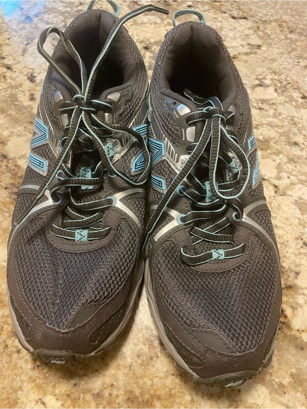 New balance Women's grey Athletic Running Shoes with Teal Accents